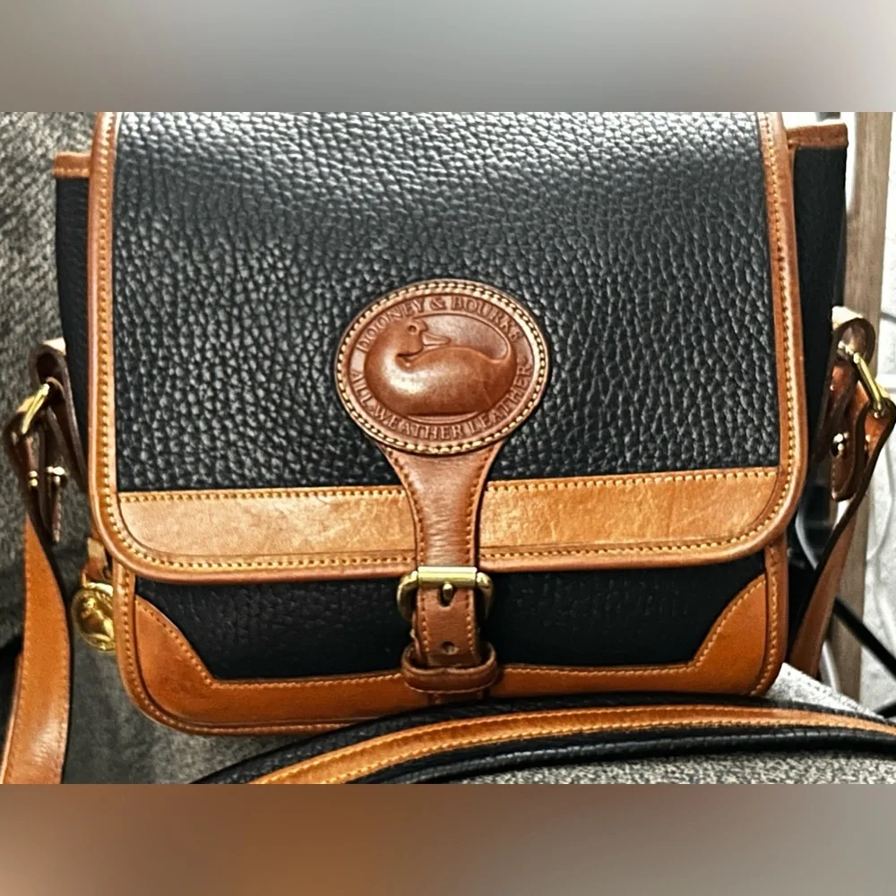 SOLD $65 Dooney & Bourke Vintage Crossbody/Shoulder Bag. All Weather Leather. - Picture 3 of 15